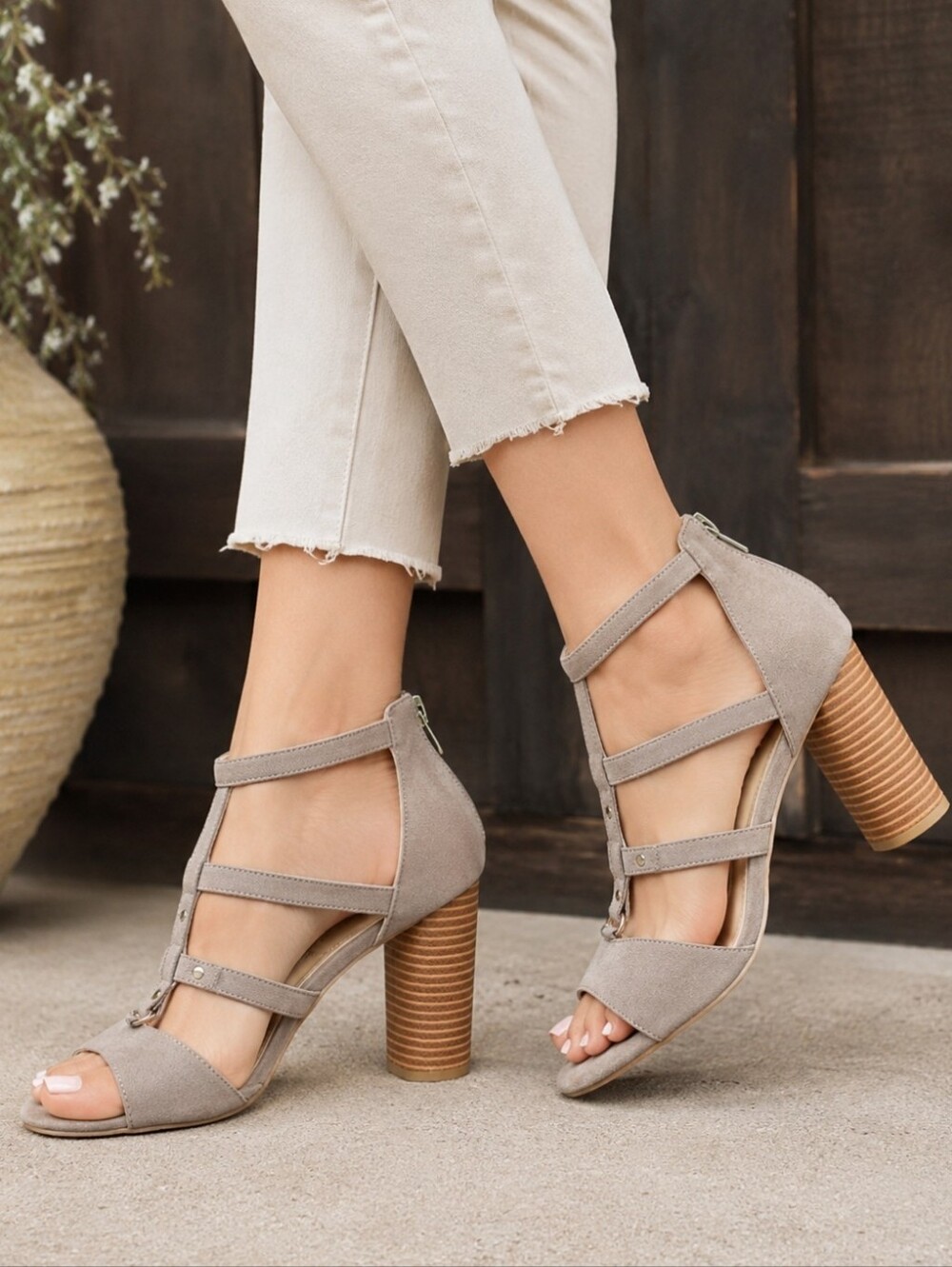 Liz Claiborne Bahati Y2K Boho Minimalist Caged Block Heel Comfort Sandal 10M
